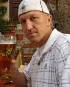 Man, 54. Persieself