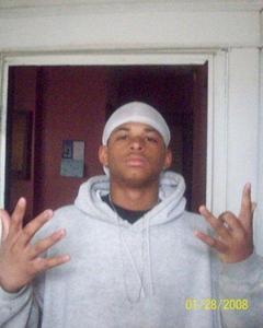Man, 35. d_moneyloc