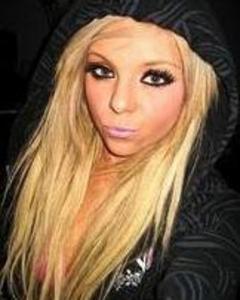 Woman, 34. AngelNevilleeo
