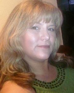 Woman, 57. Leezaanne