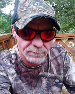 Man, 53. tanworkingman