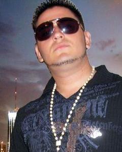 Man, 35. RAUL2090