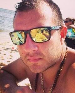 Man, 44. Eduuu2137