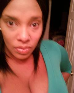 Woman, 53. SUMMER609