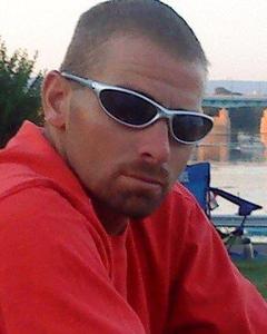 Man, 45. hitecredne0472