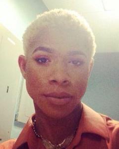Woman, 33. RoRo3264831