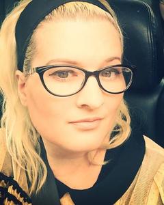 Woman, 52. Vonnegutjunkie