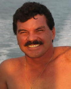 Man, 61. sinbanderas