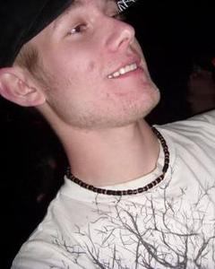 Man, 35. markeast
