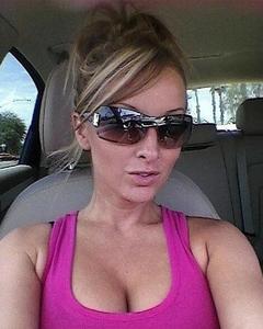 Woman, 43. Milli54328