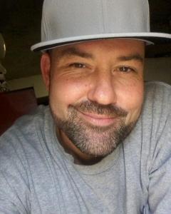 Man, 48. MakeUshine0811