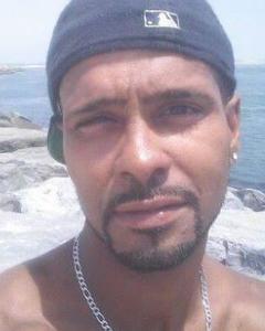 Man, 43. strong_Isl7833