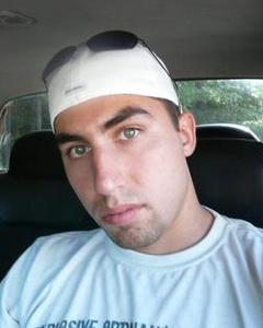 Man, 40. taz_green