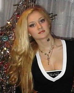 Woman, 44. Fine_white_pea