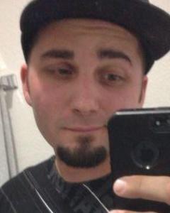 Man, 32. Dmbderek