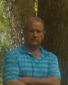 Man, 60. TIM_outdoors