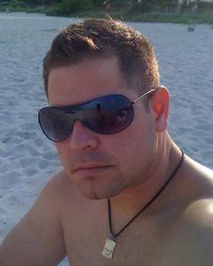 Man, 43. Carlosvaliza