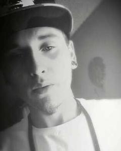 Man, 32. azboy3881