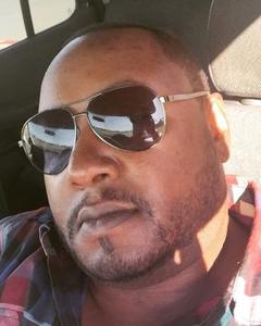 Man, 52. Gold_finge2607