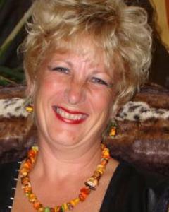 Woman, 64. dappleblond
