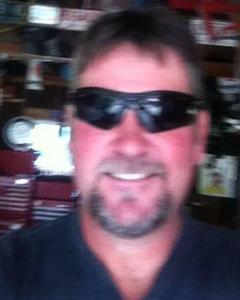 Man, 61. Peterbuilt_379