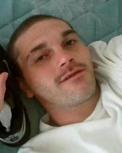 Man, 44. vonhunglo
