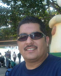 Man, 50. badaving