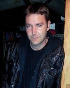 Man, 44. Pilotj111