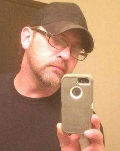 Man, 48. Mornne