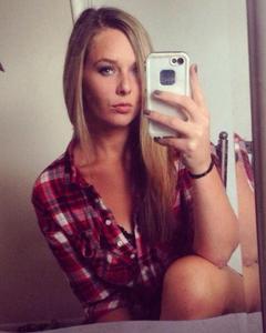 Woman, 33. JulianneClark7