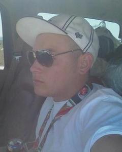 Man, 44. goldate