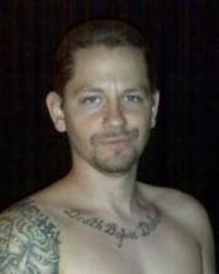 Man, 43. Minahgo