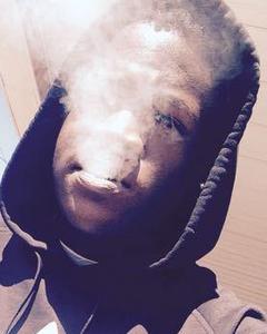 Man, 29. Mj2124454