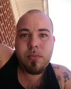 Man, 38. maconeG