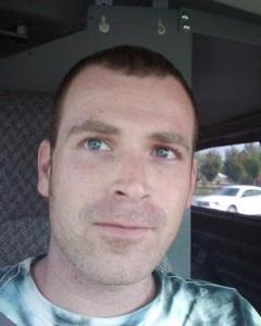 Man, 41. sneaoosh