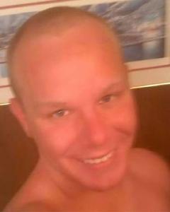Man, 40. Bobby292416