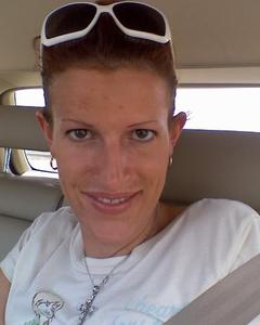 Woman, 42. TWOLIPS084