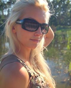 Woman, 44. Helenar