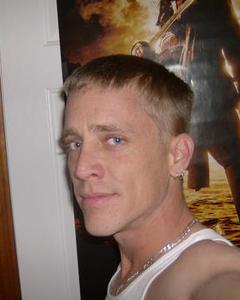 Man, 48. magnet08