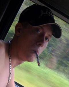 Man, 40. robert0680