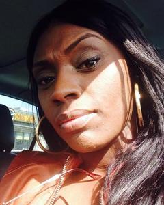Woman, 47. Le5