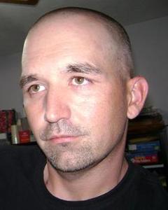 Man, 49. KindStranger