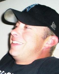 Man, 51. hijason