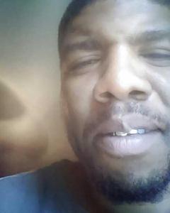 Man, 47. vest_money