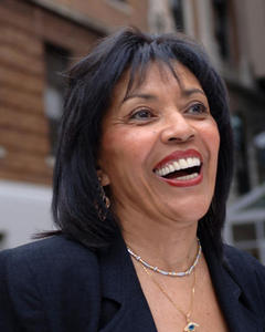 Woman, 77. Latina810