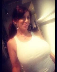 Woman, 46. SexyDoll104751
