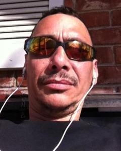 Man, 47. shortybacpak