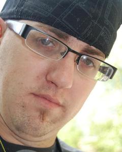 Man, 41. smsarel