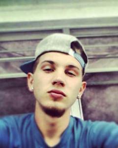 Man, 33. triimc23