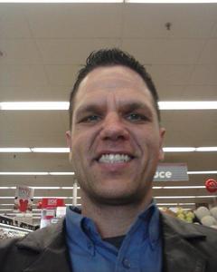 Man, 43. Dttrain